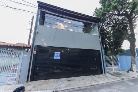 Casa para alugar com 241m², 3 quartos e 3 vagas Casa para alugar com 241m², 3 quartos e 3 vagasFachada
