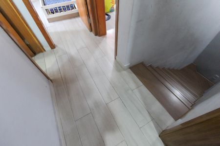 Casa para alugar com 241m², 3 quartos e 3 vagas Casa para alugar com 241m², 3 quartos e 3 vagasEscada