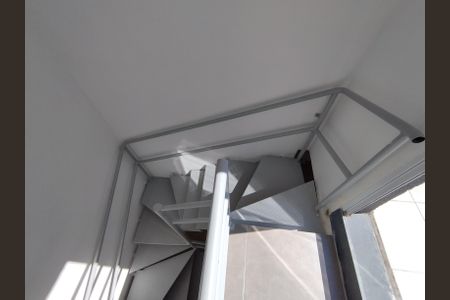 Apartamento para alugar com 64m², 1 quarto e sem vagaEscada 