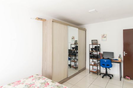 Casa de condomínio à venda com 79m², 3 quartos e 2 vagas