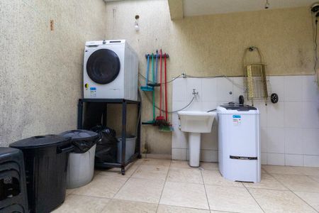 Casa para alugar com 85m², 2 quartos e 2 vagas Casa para alugar com 85m², 2 quartos e 2 vagasÁrea de Serviço