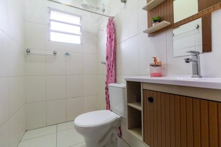 Casa para alugar com 85m², 2 quartos e 2 vagas Casa para alugar com 85m², 2 quartos e 2 vagasBanheiro 1