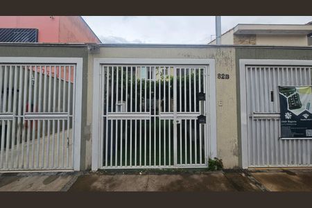 Casa para alugar com 85m², 2 quartos e 2 vagas Casa para alugar com 85m², 2 quartos e 2 vagasFachada