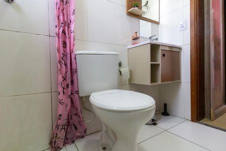 Casa para alugar com 85m², 2 quartos e 2 vagas Casa para alugar com 85m², 2 quartos e 2 vagasBanheiro 1