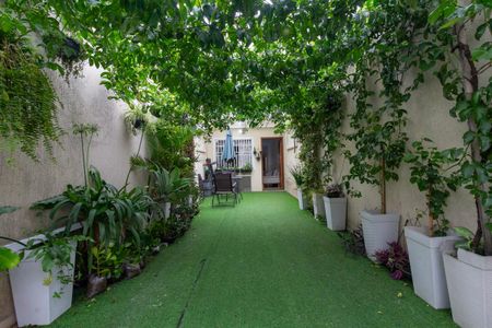 Casa para alugar com 85m², 2 quartos e 2 vagas Casa para alugar com 85m², 2 quartos e 2 vagasGaragem