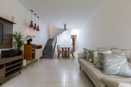 Casa para alugar com 85m², 2 quartos e 2 vagas Casa para alugar com 85m², 2 quartos e 2 vagasSala