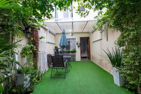 Casa para alugar com 85m², 2 quartos e 2 vagas Casa para alugar com 85m², 2 quartos e 2 vagasGaragem