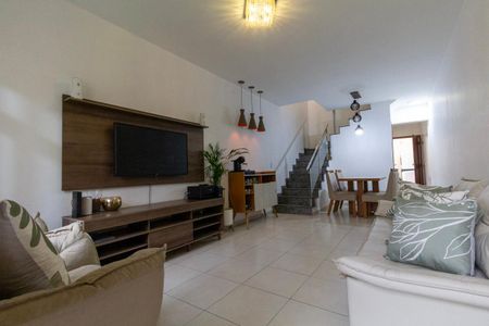 Sala de casa para alugar com 2 quartos, 85m² em Jardim Ponte Rasa, São Paulo