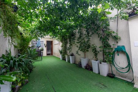 Casa para alugar com 85m², 2 quartos e 2 vagas Casa para alugar com 85m², 2 quartos e 2 vagasGaragem