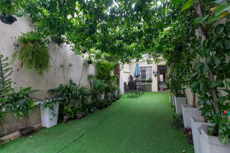 Casa para alugar com 85m², 2 quartos e 2 vagas Casa para alugar com 85m², 2 quartos e 2 vagasGaragem