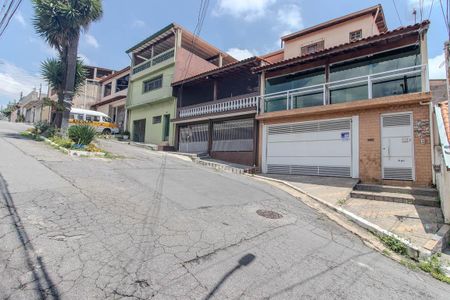 Casa à venda com 284m², 4 quartos e 4 vagasFachada