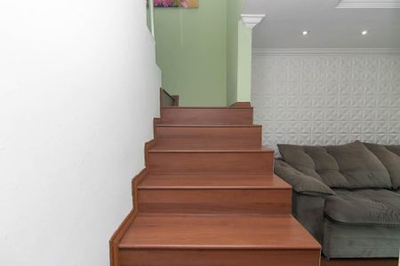 Casa à venda com 284m², 4 quartos e 4 vagasEscada