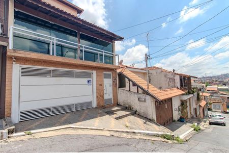 Casa à venda com 284m², 4 quartos e 4 vagasFachada