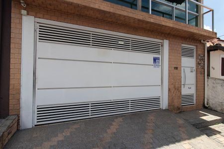 Casa à venda com 284m², 4 quartos e 4 vagasFachada