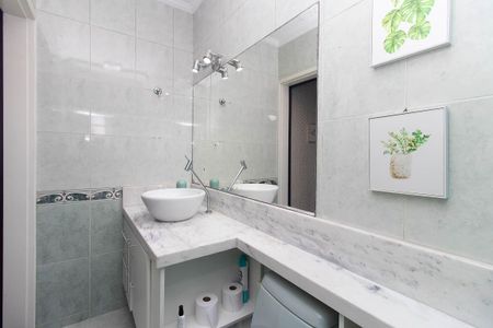 Casa à venda com 284m², 4 quartos e 4 vagasBanheiro da Suíte 1