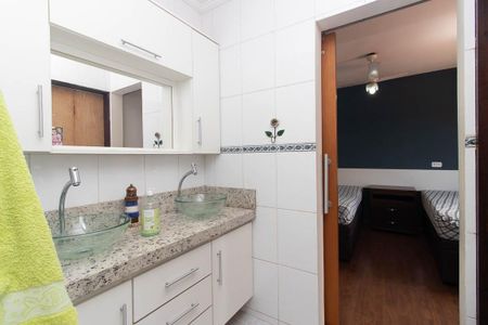 Casa à venda com 284m², 4 quartos e 4 vagasBanheiro da Suíte Americana