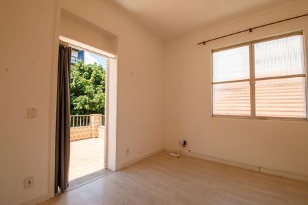 Quarto 1 de apartamento para alugar com 1 quarto, 66m² em Grajaú, Rio de Janeiro