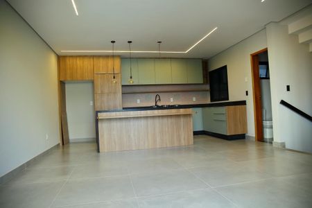 Casa à venda com 156m², 3 quartos e 4 vagasSala/Cozinha - Living 