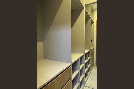 Casa à venda com 156m², 3 quartos e 4 vagasSuíte - Closet 