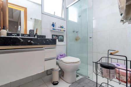 Apartamento à venda com 178m², 4 quartos e 3 vagasBanheiro da Suíte 1