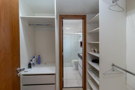 Apartamento à venda com 178m², 4 quartos e 3 vagasBanheiro da Suíte 2