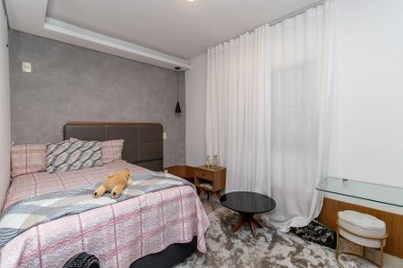 Apartamento à venda com 178m², 4 quartos e 3 vagasQuarto 2
