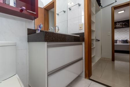 Apartamento à venda com 178m², 4 quartos e 3 vagasBanheiro da Suíte 2