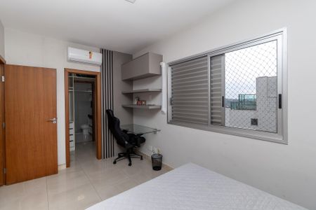Apartamento à venda com 178m², 4 quartos e 3 vagasQuarto 4