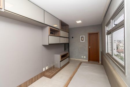 Sala 2 de apartamento à venda com 4 quartos, 178m² em Itapoã, Belo Horizonte