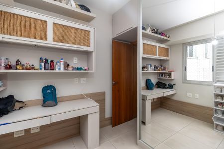 Apartamento à venda com 178m², 4 quartos e 3 vagasQuarto 1