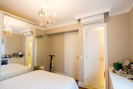 Apartamento à venda com 177m², 3 quartos e 4 vagas Apartamento à venda com 177m², 3 quartos e 4 vagasQuarto 3 - Suíte