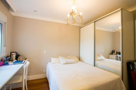 Apartamento à venda com 177m², 3 quartos e 4 vagas Apartamento à venda com 177m², 3 quartos e 4 vagasQuarto 3 - Suíte