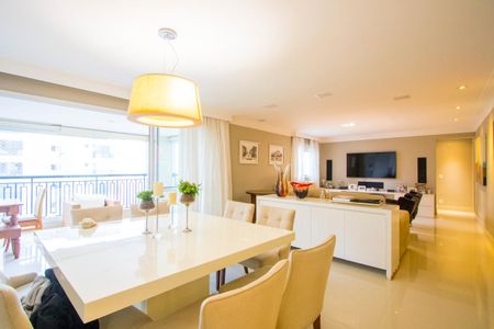 Apartamento à venda com 177m², 3 quartos e 4 vagas Apartamento à venda com 177m², 3 quartos e 4 vagasSala