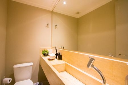 Apartamento à venda com 177m², 3 quartos e 4 vagas Apartamento à venda com 177m², 3 quartos e 4 vagasLavabo