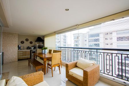 Apartamento à venda com 177m², 3 quartos e 4 vagas Apartamento à venda com 177m², 3 quartos e 4 vagasVaranda gourmet