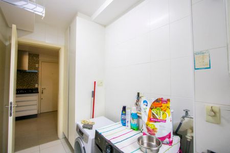 Apartamento à venda com 177m², 3 quartos e 4 vagas Apartamento à venda com 177m², 3 quartos e 4 vagasÁrea de serviço