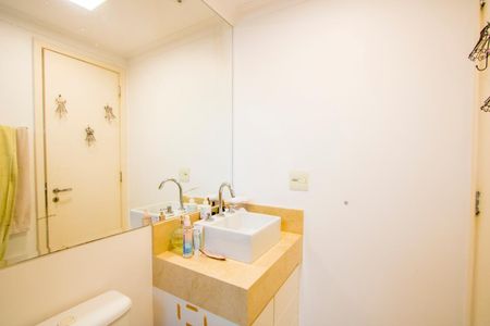 Apartamento à venda com 177m², 3 quartos e 4 vagas Apartamento à venda com 177m², 3 quartos e 4 vagasBanheiro do quarto 2