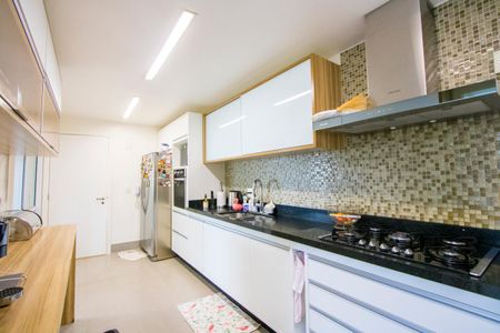 Apartamento à venda com 177m², 3 quartos e 4 vagas Apartamento à venda com 177m², 3 quartos e 4 vagasCozinha