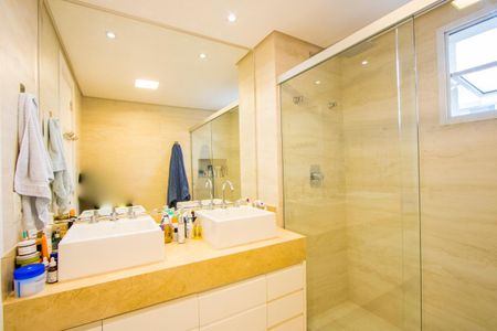 Apartamento à venda com 177m², 3 quartos e 4 vagas Apartamento à venda com 177m², 3 quartos e 4 vagasBanheiro do quarto 1