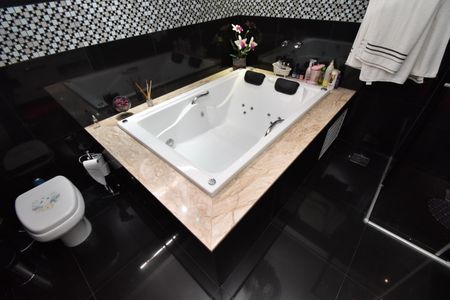 Casa para alugar com 300m², 4 quartos e 4 vagasBanheiro da Suíte