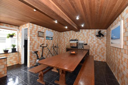 Casa para alugar com 300m², 4 quartos e 4 vagasÁrea gourmet com Churrasqueira