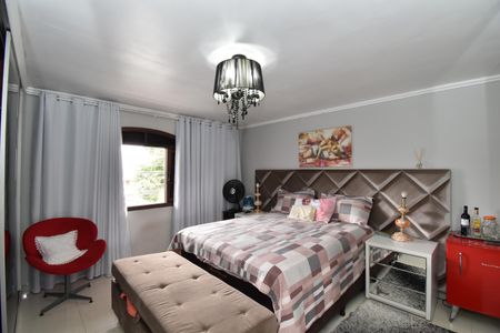 Casa para alugar com 300m², 4 quartos e 4 vagasSuíte