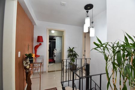Casa para alugar com 300m², 4 quartos e 4 vagasCorredor/Escadas