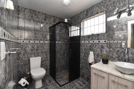 Casa para alugar com 300m², 4 quartos e 4 vagasBanheiro 2