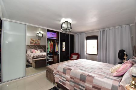 Casa para alugar com 300m², 4 quartos e 4 vagasSuíte