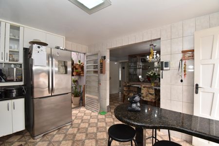 Casa para alugar com 300m², 4 quartos e 4 vagasCozinha