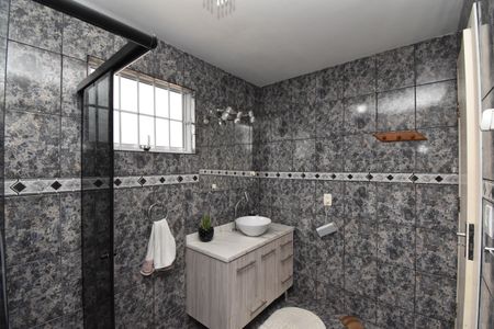 Casa para alugar com 300m², 4 quartos e 4 vagasBanheiro 2