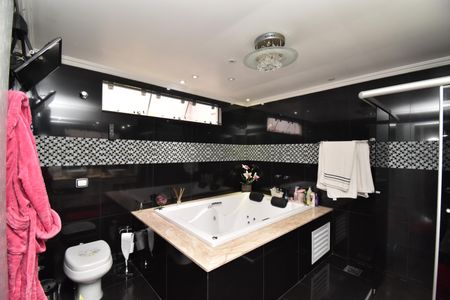 Casa para alugar com 300m², 4 quartos e 4 vagasBanheiro da Suíte