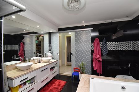 Casa para alugar com 300m², 4 quartos e 4 vagasBanheiro da Suíte