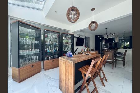 Casa de condomínio para alugar com 1500m², 6 quartos e 5 vagas Casa de condomínio para alugar com 1500m², 6 quartos e 5 vagasSala